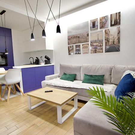 Wola Blue Modern Apartment 바르샤바 외부 사진