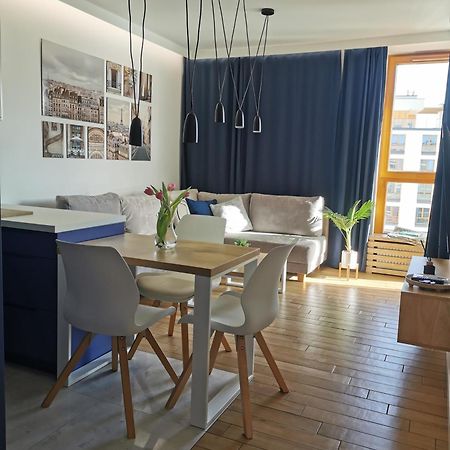 Wola Blue Modern Apartment 바르샤바 외부 사진